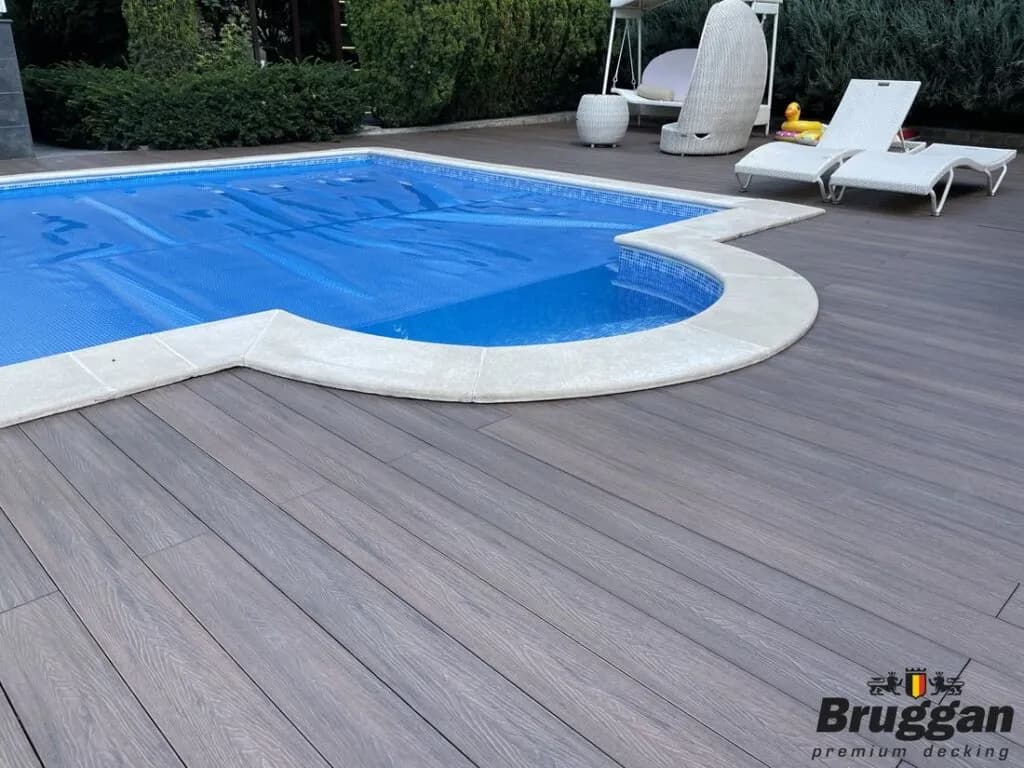 /img/product_realized/Bruggan-Elegant-Light-3D-wine-brown-pool-19-1024x768.webp