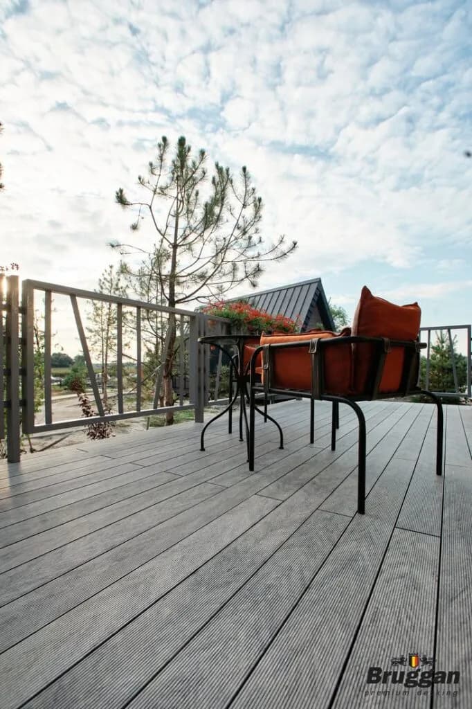 /img/product_realized/Bruggan-MultiColor-gray-StarSaltov-13-682x1024.webp