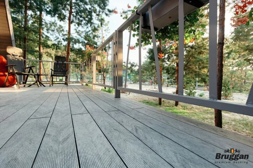 /img/product_realized/Bruggan-MultiColor-gray-StarSaltov-36-1024x682.webp