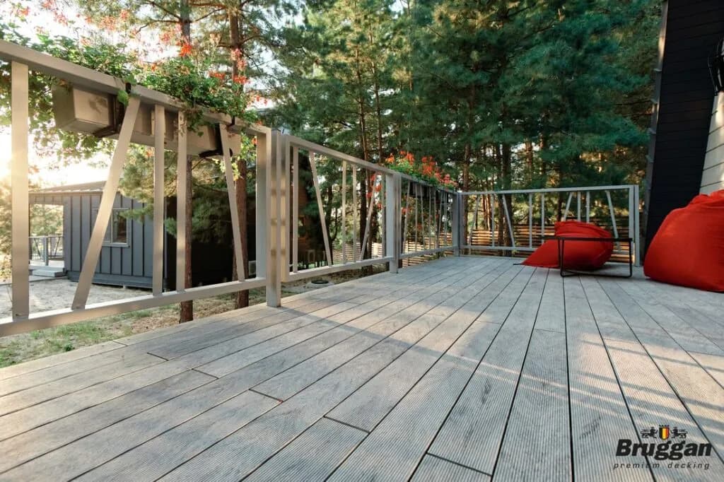 /img/product_realized/Bruggan-MultiColor-gray-StarSaltov-37-1024x682.webp