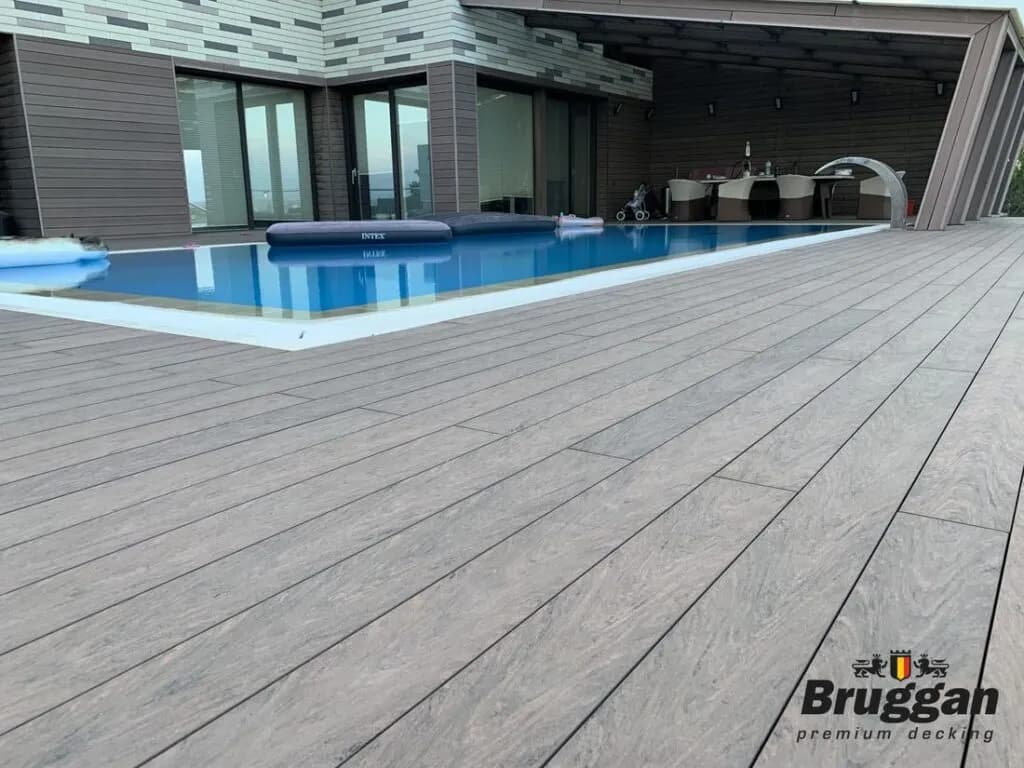 /img/product_realized/Bruggan-MultiColor-wenge-pool-art-19-1024x768.webp