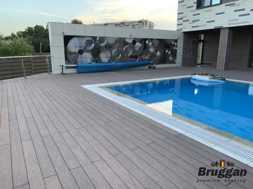 /img/product_realized/Bruggan-MultiColor-wenge-pool-art-27-1024x768.webp