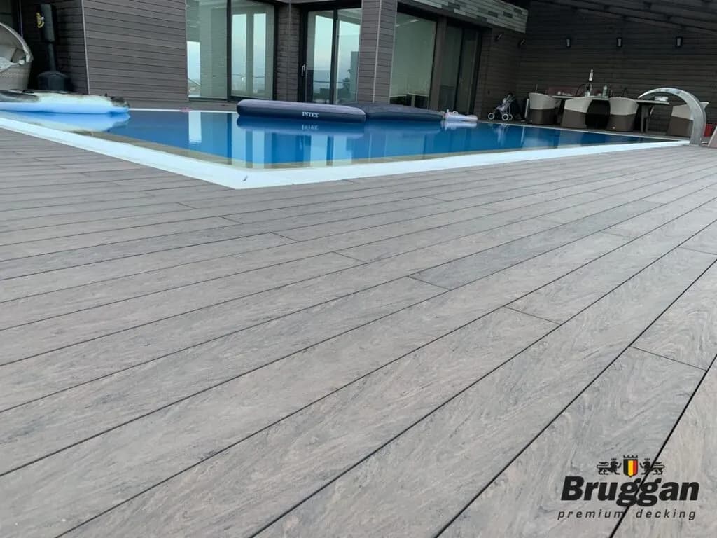 /img/product_realized/Bruggan-MultiColor-wenge-pool-art-29-1024x768.webp