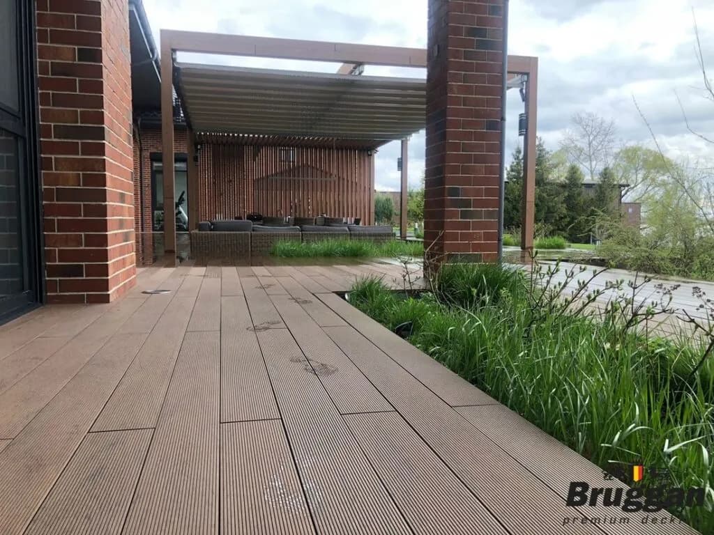 /img/product_realized/Bruggan-MultiColor-wenge_-15-1024x768.webp